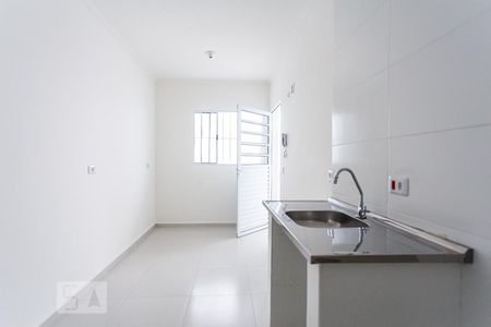 Cozinha de apartamento para alugar com 1 quarto, 35m² em Jardim Roberto, Osasco