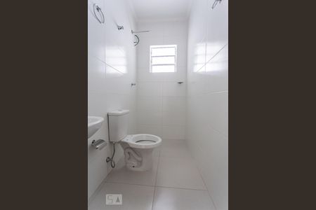 Banheiro de apartamento para alugar com 1 quarto, 35m² em Jardim Roberto, Osasco