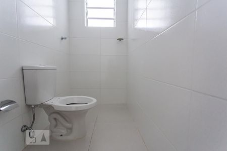 Banheiro de apartamento para alugar com 1 quarto, 35m² em Jardim Roberto, Osasco