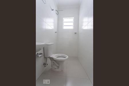 Banheiro de apartamento para alugar com 1 quarto, 30m² em Jardim Roberto, Osasco