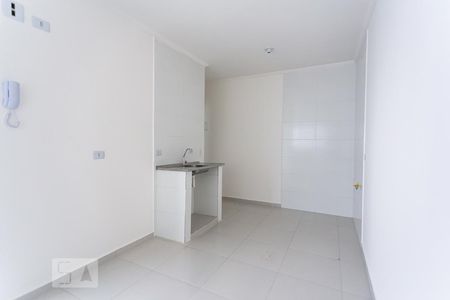 Cozinha de apartamento para alugar com 1 quarto, 30m² em Jardim Roberto, Osasco