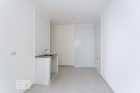 Cozinha de apartamento para alugar com 1 quarto, 30m² em Jardim Roberto, Osasco