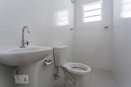 Banheiro de apartamento para alugar com 1 quarto, 30m² em Jardim Roberto, Osasco