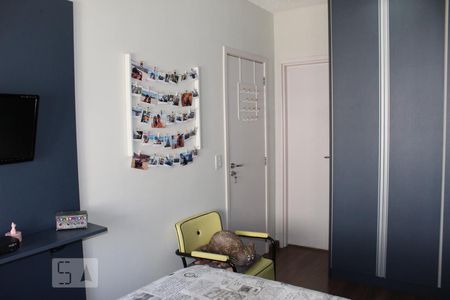Suíte  de apartamento para alugar com 2 quartos, 70m² em Jardim Tupanci, Barueri