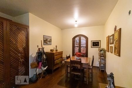 Sala de casa à venda com 5 quartos, 240m² em Vila Mariana, São Paulo