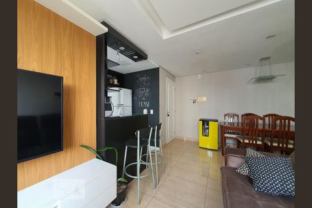 Sala de apartamento para alugar com 2 quartos, 51m² em Jardim Santa Emilia, São Paulo