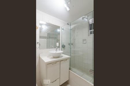 Banheiro suíte de apartamento para alugar com 3 quartos, 137m² em Consolação, São Paulo