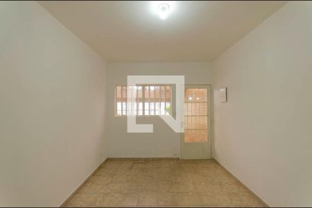 Sala de casa para alugar com 3 quartos, 140m² em Vila Araguaia, São Paulo