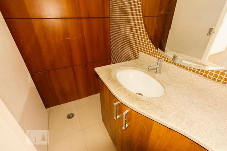 Lavabo de apartamento para alugar com 2 quartos, 61m² em Vila Ipojuca, São Paulo