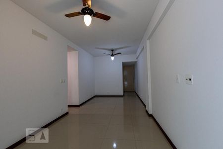 Apartamento à venda com 120m², 2 quartos e 1 vagaSala