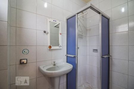 Banheiro de kitnet/studio à venda com 1 quarto, 30m² em Cidade Baixa, Porto Alegre