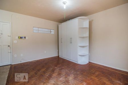 Sala/Quarto de kitnet/studio à venda com 1 quarto, 30m² em Cidade Baixa, Porto Alegre