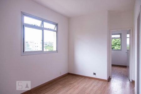 Sala de apartamento para alugar com 2 quartos, 74m² em Calafate, Belo Horizonte