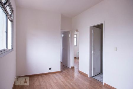 Sala de apartamento para alugar com 2 quartos, 74m² em Calafate, Belo Horizonte