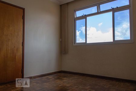 Sala de apartamento para alugar com 3 quartos, 55m² em Sagrada Família, Belo Horizonte