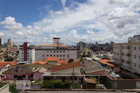 Vista da sala de apartamento para alugar com 3 quartos, 55m² em Sagrada Família, Belo Horizonte