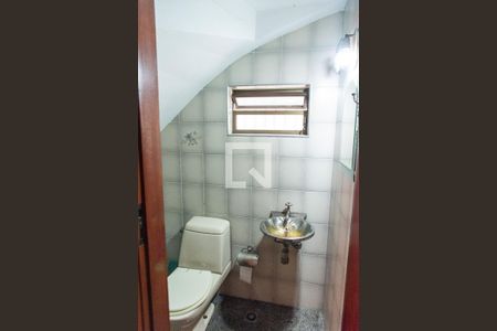 Lavabo de casa para alugar com 6 quartos, 290m² em Jardim da Gloria, São Paulo