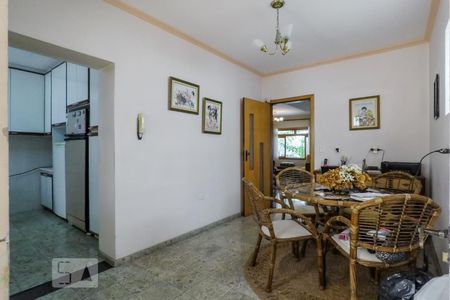 Sala adicional de casa para alugar com 6 quartos, 250m² em Jardim da Gloria, São Paulo