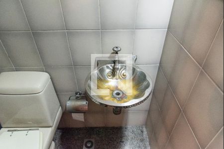 Lavabo de casa para alugar com 6 quartos, 290m² em Jardim da Gloria, São Paulo