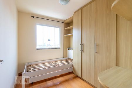 Quarto 2 de apartamento para alugar com 2 quartos, 54m² em Capão Raso, Curitiba