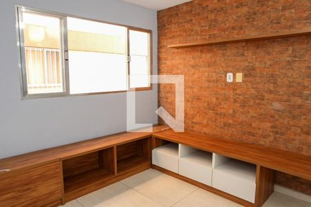 Sala de apartamento à venda com 2 quartos, 45m² em Todos Os Santos, Rio de Janeiro