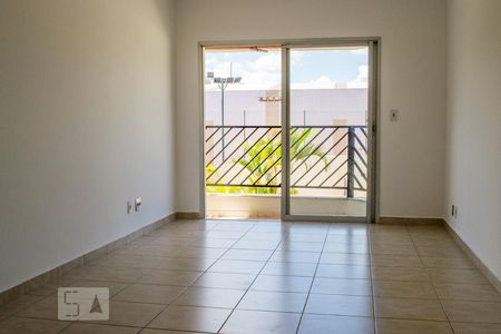 Sala de Estar de apartamento à venda com 3 quartos, 68m² em Vila Santo Estefano, São Paulo
