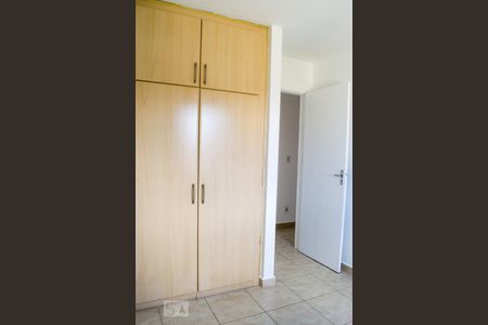 Quarto 1 - Armários de apartamento à venda com 3 quartos, 68m² em Vila Santo Estefano, São Paulo