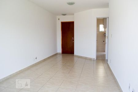 Sala de Estar de apartamento à venda com 3 quartos, 68m² em Vila Santo Estefano, São Paulo