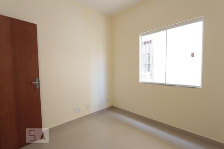 Quarto 1 de apartamento para alugar com 2 quartos, 48m² em Taquara, Rio de Janeiro