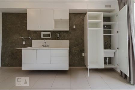 Cozinha de kitnet/studio para alugar com 1 quarto, 56m² em Pinheiros, São Paulo