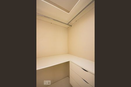 Closet do quarto de apartamento para alugar com 1 quarto, 32m² em Jardim Botânico, Porto Alegre