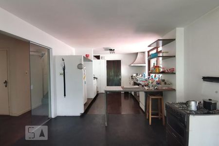 Cozinha de casa à venda com 3 quartos, 850m² em Paraisópolis, São Paulo