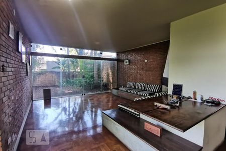 Sala de Estar de casa à venda com 3 quartos, 850m² em Paraisópolis, São Paulo