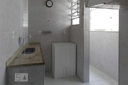 Cozinha de apartamento para alugar com 1 quarto, 50m² em Copacabana, Rio de Janeiro