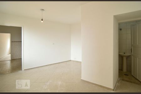 Sala e banheiro de apartamento para alugar com 1 quarto, 60m² em Vila Carrão, São Paulo