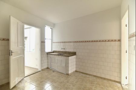 Cozinha de apartamento para alugar com 1 quarto, 60m² em Vila Carrão, São Paulo