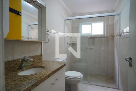 Banheiro de apartamento à venda com 1 quarto, 57m² em São João, Porto Alegre