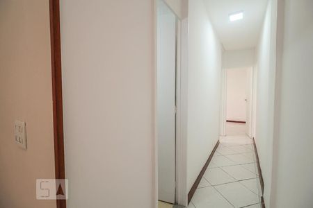 Corredor de apartamento para alugar com 2 quartos, 48m² em Freguesia (jacarepaguá), Rio de Janeiro