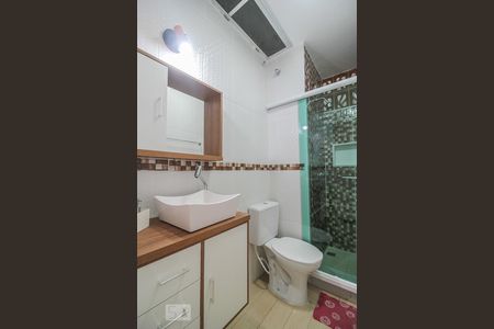 Banheiro de apartamento para alugar com 2 quartos, 48m² em Freguesia (jacarepaguá), Rio de Janeiro