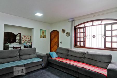 Sala de casa à venda com 4 quartos, 270m² em Vila Vitório Mazzei, São Paulo