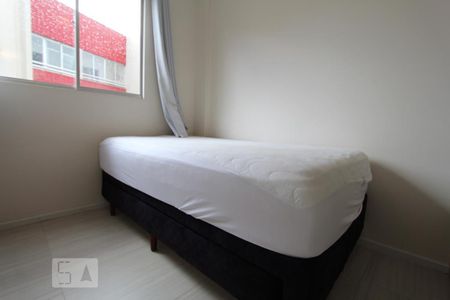 Quarto 1 de apartamento para alugar com 2 quartos, 60m² em Água Verde, Curitiba