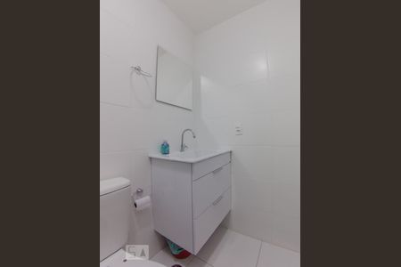 Banheiro de kitnet/studio para alugar com 1 quarto, 30m² em Jardim Prudência, São Paulo