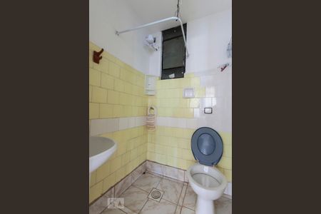 Banheiro de kitnet/studio para alugar com 1 quarto, 35m² em Centro Histórico, Porto Alegre