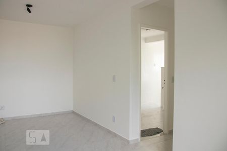 Sala de apartamento para alugar com 2 quartos, 62m² em Conjunto Residencial Jardim Canaã, São Paulo