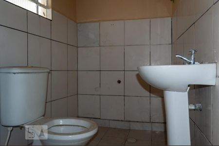Banheiro de casa para alugar com 1 quarto, 75m² em Chácara Califórnia, São Paulo