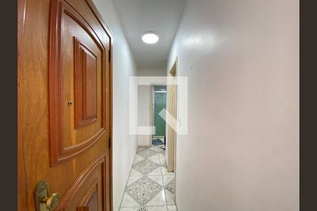 Corredor de apartamento para alugar com 2 quartos, 71m² em Inhauma, Rio de Janeiro