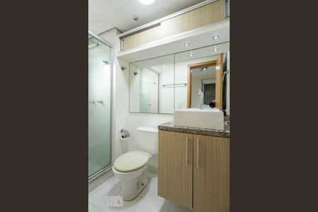 Banheiro da Suíte de apartamento à venda com 3 quartos, 67m² em Jardim Carvalho, Porto Alegre