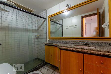 Banheiro Social de apartamento para alugar com 1 quarto, 60m² em Boa Viagem, Niterói