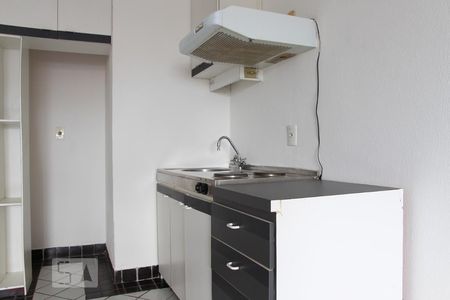 Cozinha de apartamento para alugar com 1 quarto, 32m² em Asa Norte, Brasília