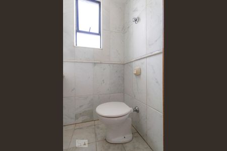 Lavabo de apartamento para alugar com 1 quarto, 55m² em Carmo, Belo Horizonte